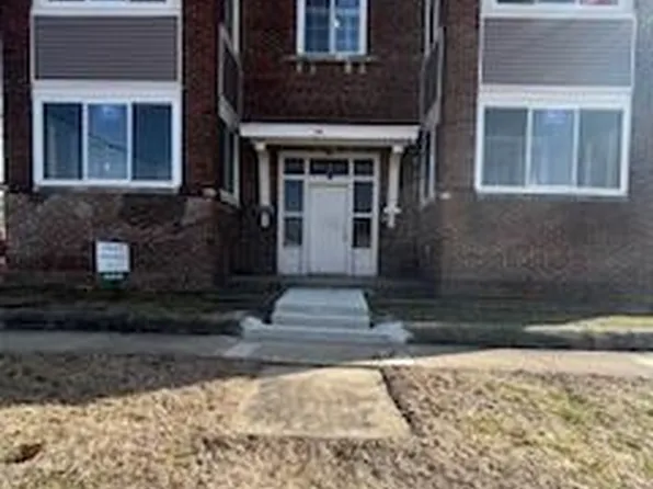 602 W Washington St #D, Bloomington, IL 61701