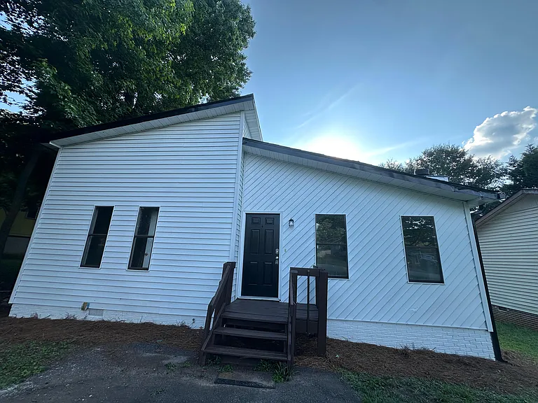 2120 Pinetree Dr #2 — Photo 10