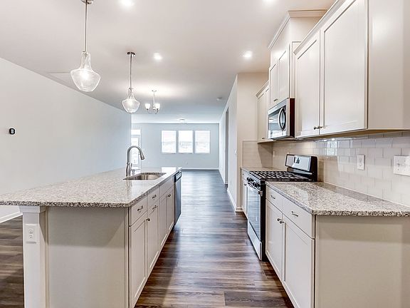 Photo representation of the Evelyn plan. Colors, finishes and options will vary.