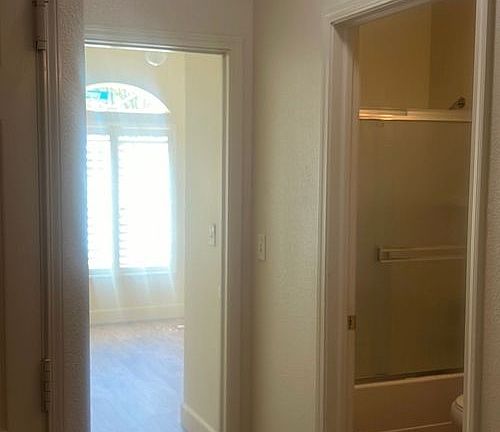 3rd image of 603 Gateway Dr