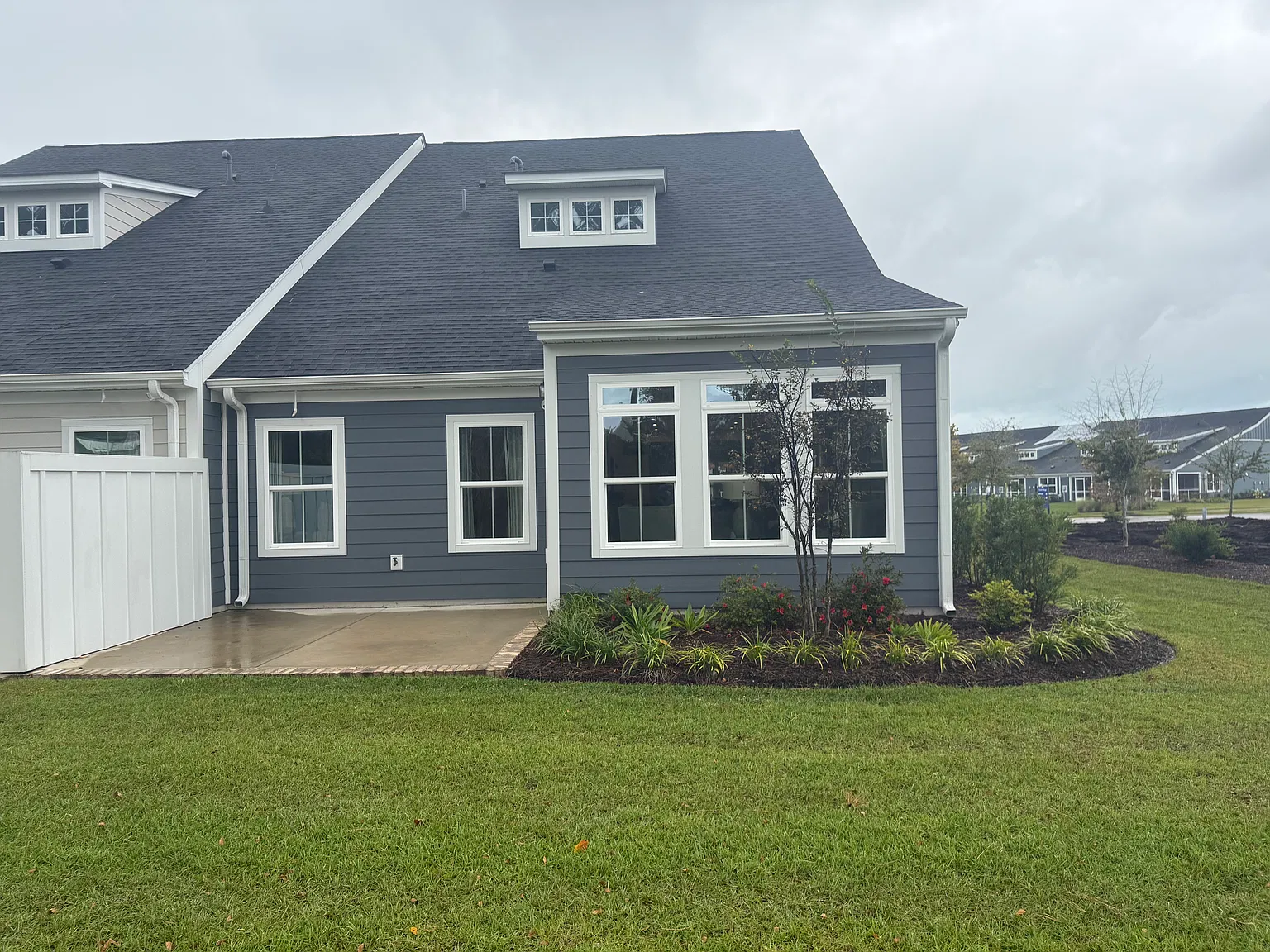 3 bed, 2.5 bath, 2056 sqft, $2,550 — Photo 3