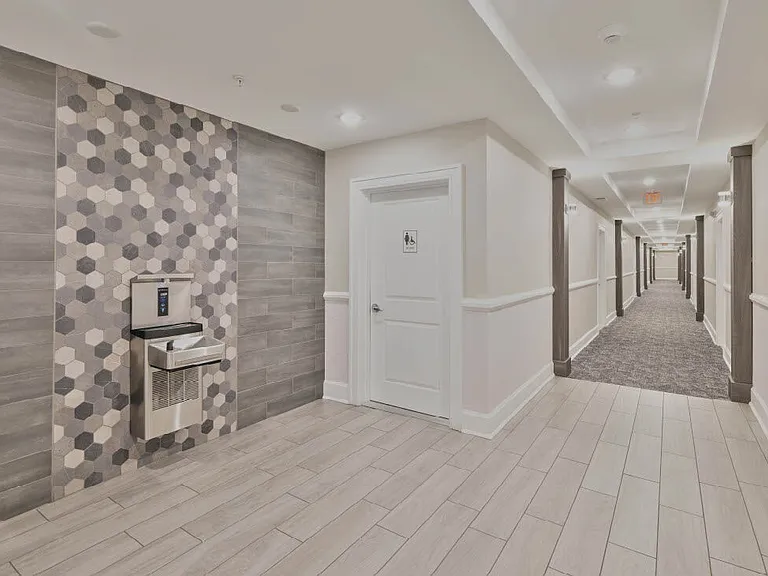 Pearl Pointe Apartments — Photo 23