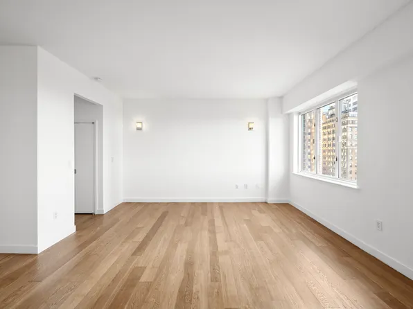 225 Rector Place image 2 of 8