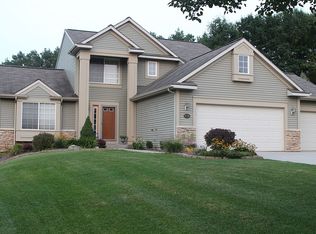 9736 Sunset Ridge Dr NE, Rockford, MI