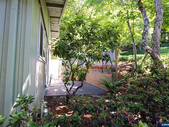 5th image of 1183 Karen Way NW