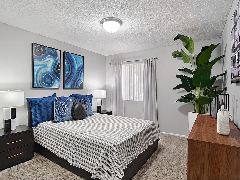 Falcon Glen Apartments — Photo 5