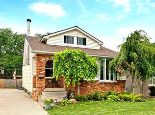1657 Westminster Ave, Windsor, ON N8T 1X2