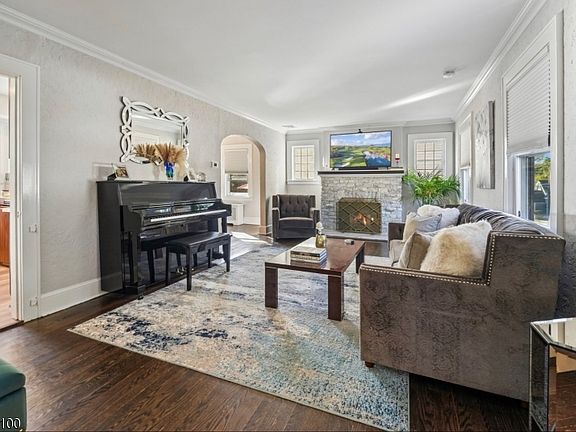 4th image of 45 Hudson St