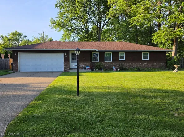 628 Cobblestone Dr, Amherst, OH 44001