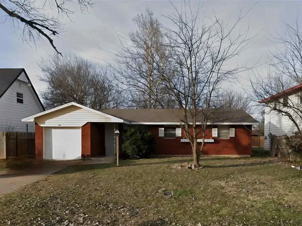 124 NE Angus St, Lawton, OK 73507