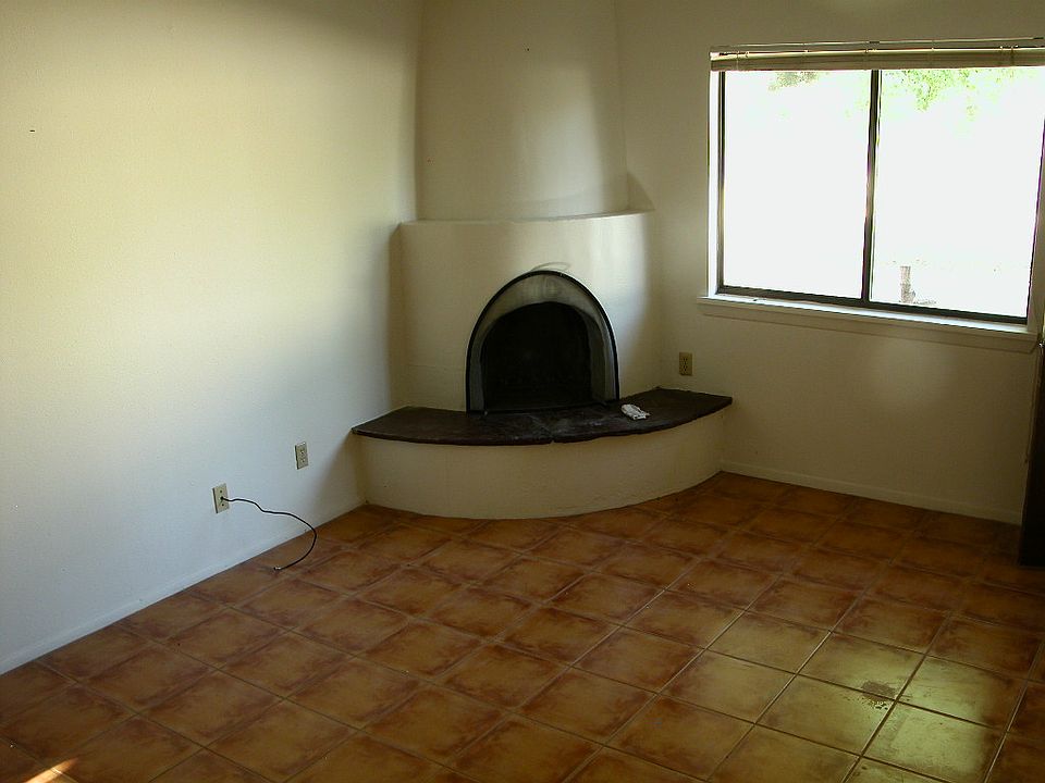 1st image of 809 Calle Saragosa #3