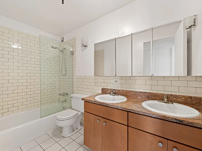 426 W Broadway #5B — Photo 6