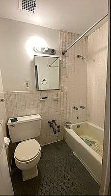 5th image of 247 W 15th St APT 2E