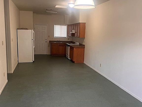 4th image of 166 S 10th Ave
