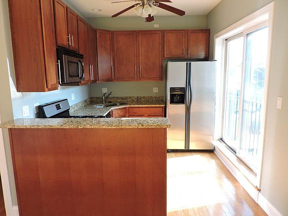 2nd image of 5642 N Broadway St APT 3W