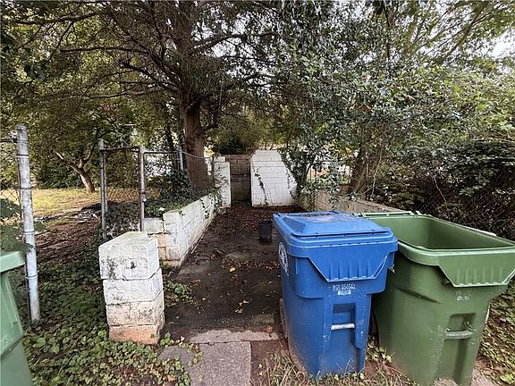 4th image of 2635 Godfrey Dr NW