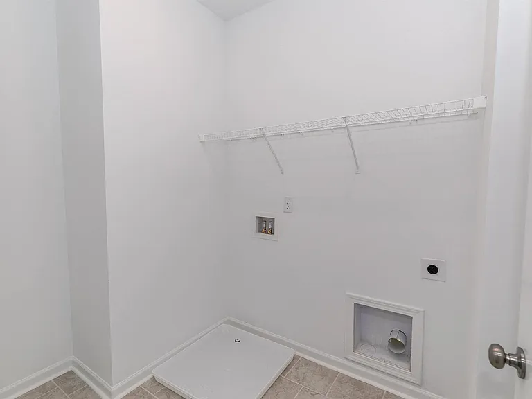 Full-Size Washer & Dryer Connections