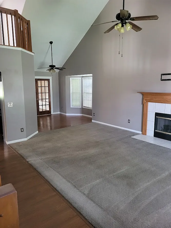 3 bed, 2.5 bath, 1726 sqft, $2,400 — Photo 3