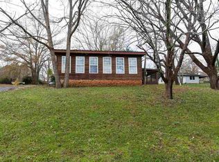 414 S Shamrock Ave, Landrum, SC 29356