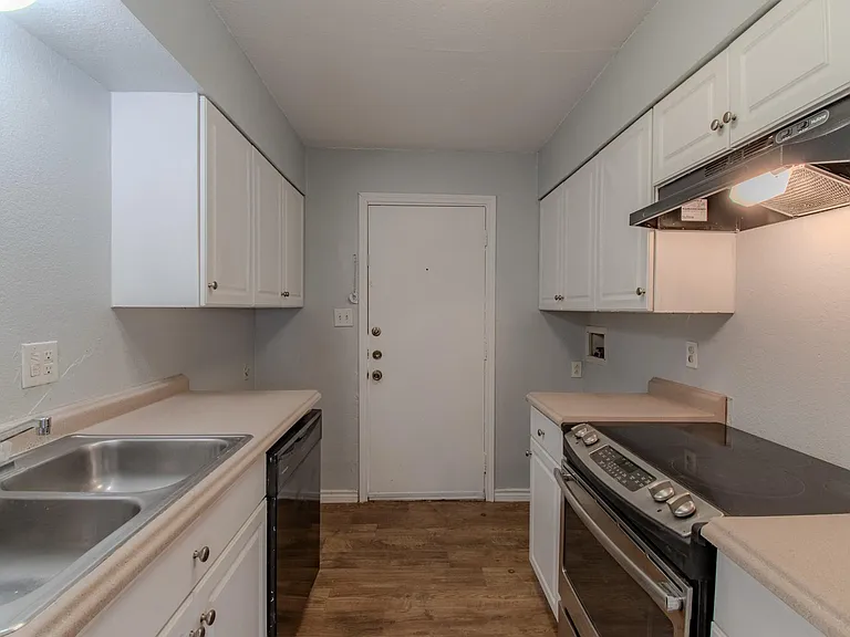 100 Uhland Rd #3 — Photo 10