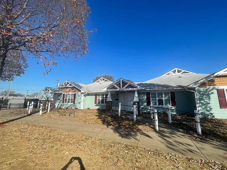 CatherineSimmons2204 — Photo 2