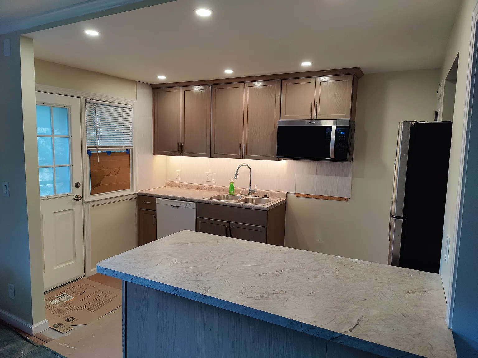 2 bed, 1.5 bath, 1160 sqft, $2,750 — Photo 3
