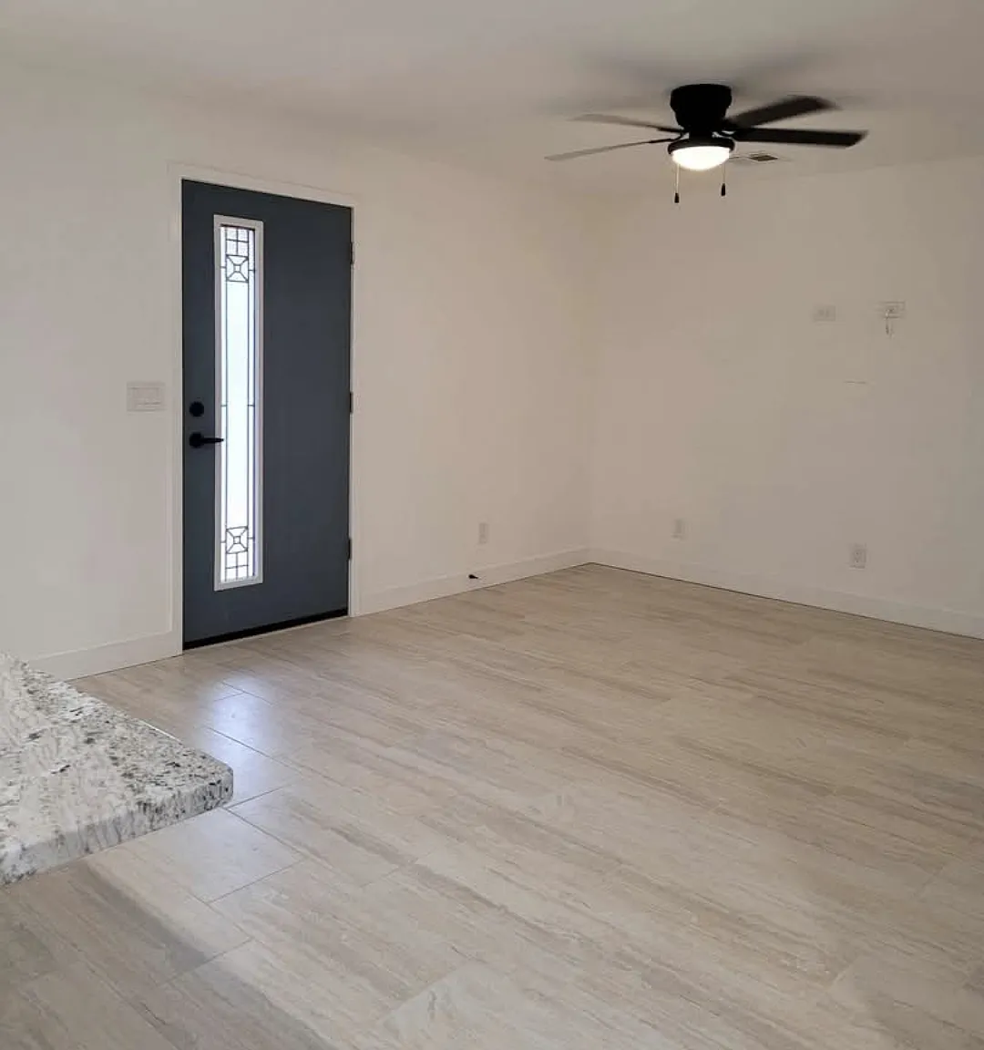 2 bed, 950 sqft, $1,990 — Photo 2