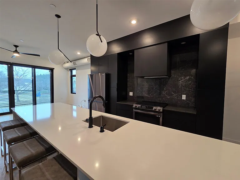 1640 Bagley St #13 — Photo 11