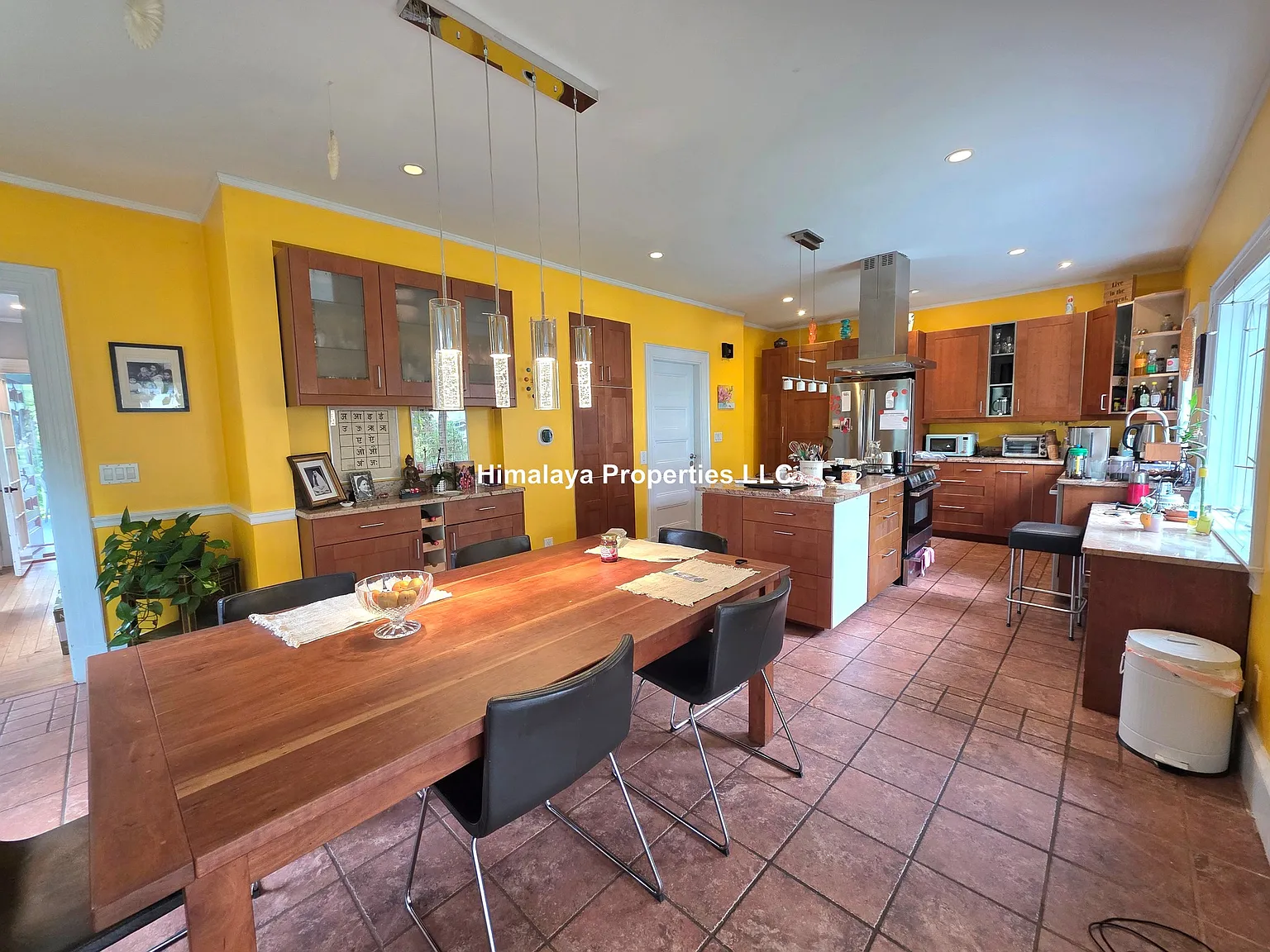 2 bed, $4,000 — Photo 2