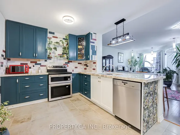 4200 Bathurst St #701, Toronto, ON M3H 6C7