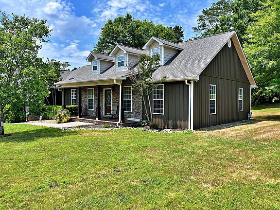2nd image of 191 Robbies Ln