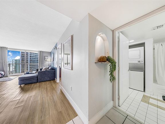2nd image of 1200 Brickell Bay Dr APT 2903