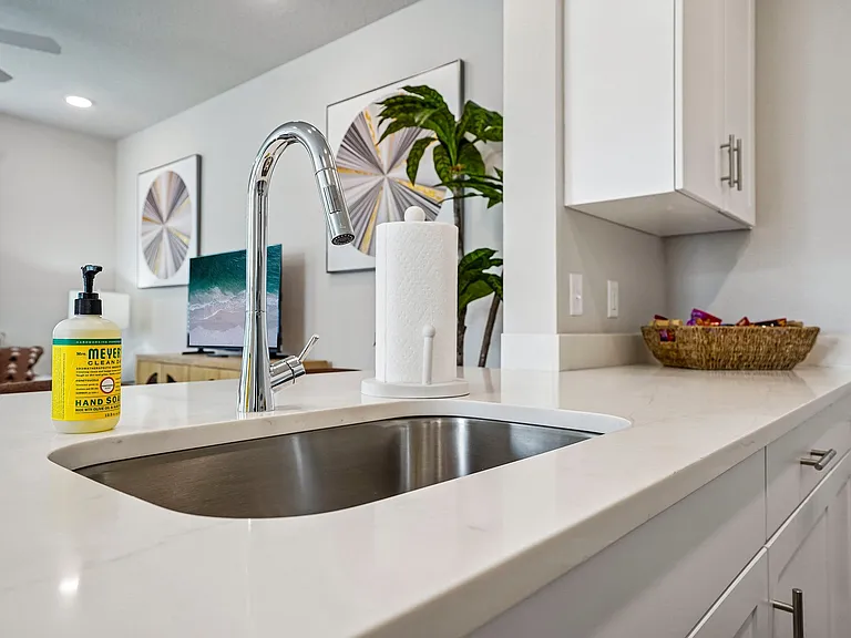 Lake Tavares Apartments — Photo 23