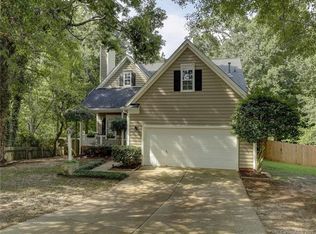 8212 Springhead Ln, Charlotte, NC 28215