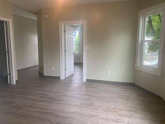 4th image of 81-83 Bromfield St #1