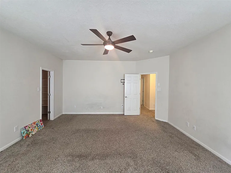 2715 Riverhollow Ln — Photo 28