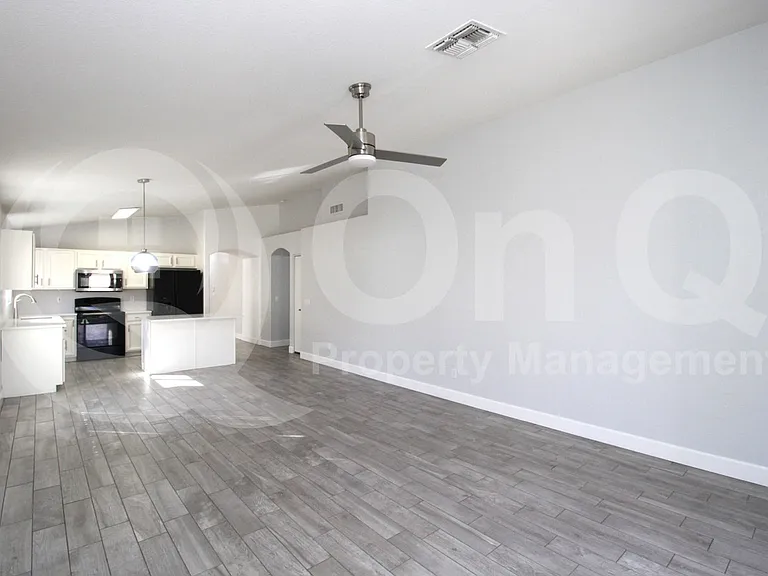 208 W Jasper Dr — Photo 7