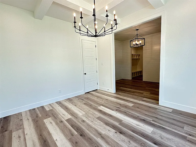 3908 Rochelle Dr — Photo 5