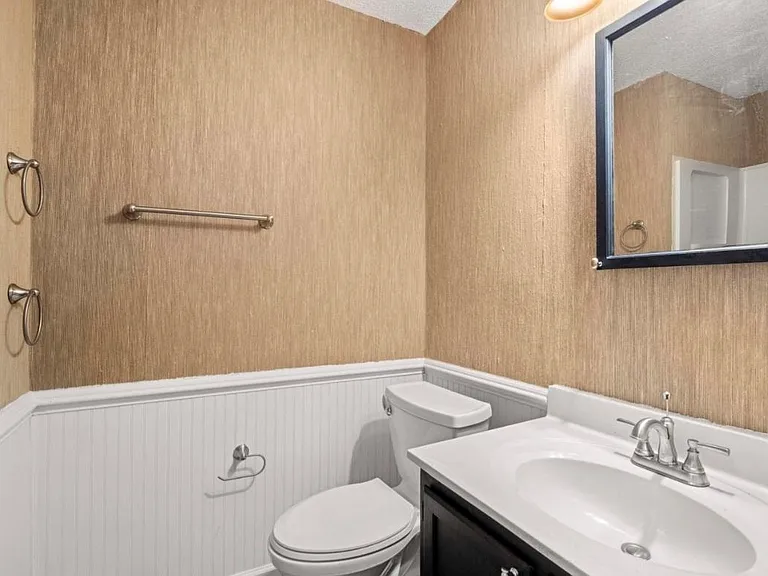 1300 Park Glen Dr #302 — Photo 17