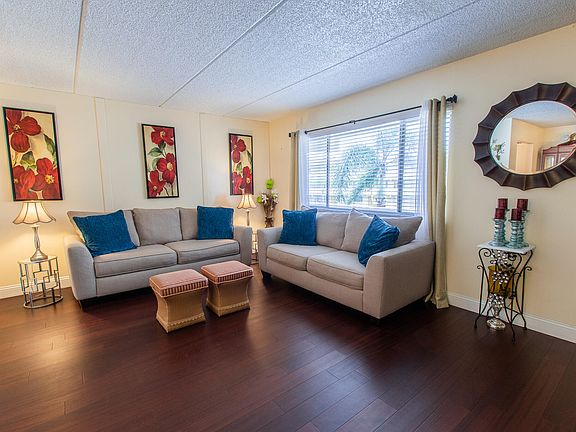 3rd image of 700 Village Green Ct APT 211