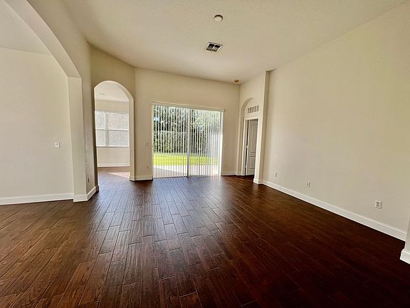 3rd image of 10030 SW Cardigan Cir