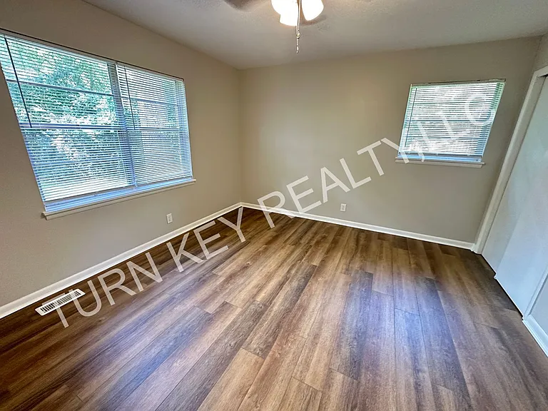 6220 Cole Ave — Photo 4