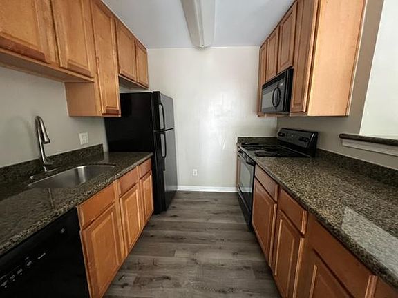 4th image of 3175 Summit Square Dr APT A1
