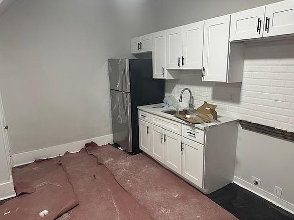 3rd image of 4805 A St