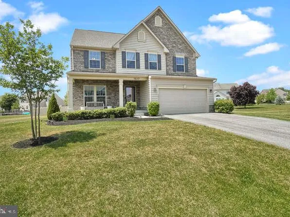 18317 Thornhill Ct, Hagerstown, MD 21740