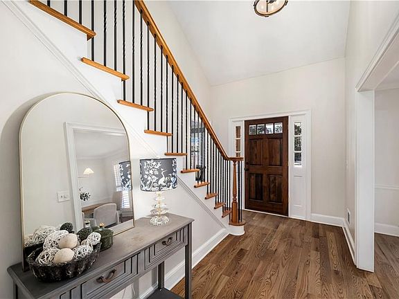 4th image of 1827 Hermitage Pl