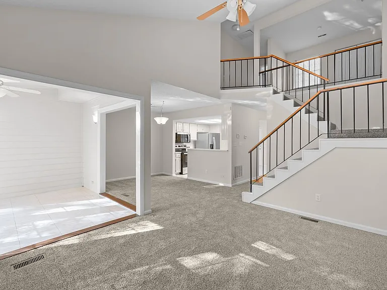9024 Saint Thomas Ln — Photo 9