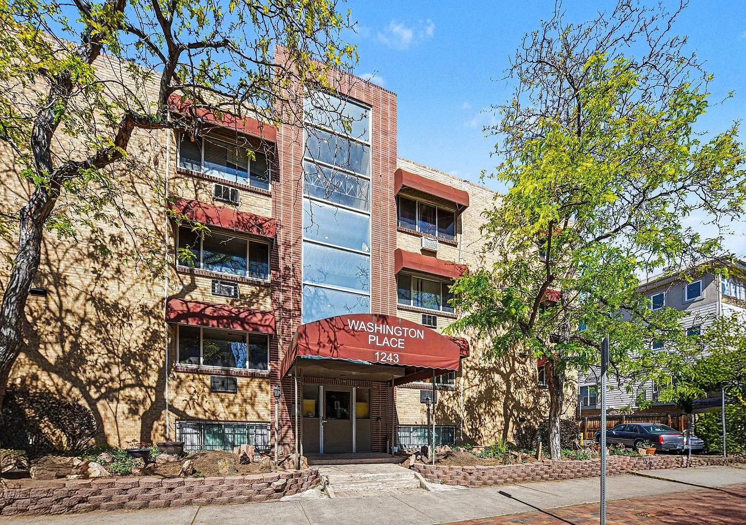 Charming 2-Bedroom Condo in a Prime Location - Cheesman Park! **Move-In Special** — Photo 1