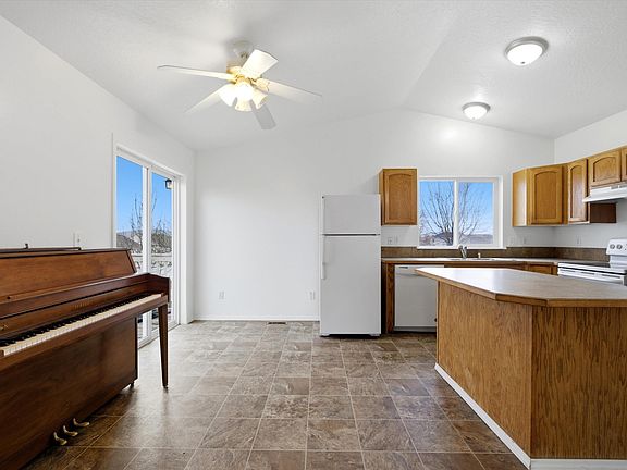 4th image of 5808 Hudson Dr