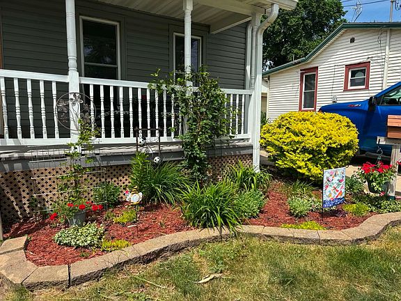 3rd image of 288 Riverside St